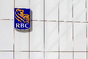 Signage For American And Canadian Banking Institutions In Downtown Toronto