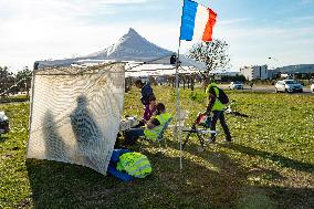 Yellow Vests Still Gather Weekly in Sens After Over Six Years