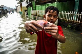 Floods Hit Dayeuhkolot Indonesia