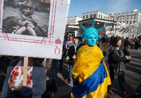 Rally at US Embassy in Kyiv