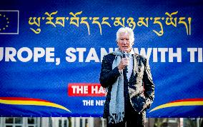 Richard Gere Joins Tibetans and Supporters In The Hague