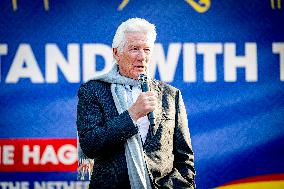 Richard Gere Joins Tibetans and Supporters In The Hague