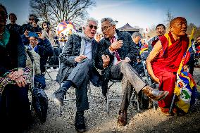 Richard Gere Joins Tibetans and Supporters In The Hague