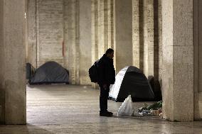 Religion: homeless people live  near St. Peter's Basilica.