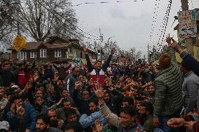 Daily Wagers And Casual Laborers Protest In Srinagar