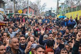 Daily Wagers And Casual Laborers Protest In Srinagar