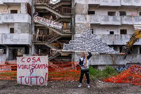 Scampia, Demolition Operations Of The Vela Gialla Have Begun