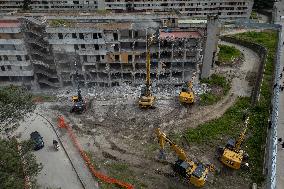 Scampia, Demolition Operations Of The Vela Gialla Have Begun