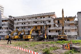 Scampia, Demolition Operations Of The Vela Gialla Have Begun