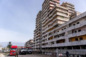 Scampia, Demolition Operations Of The Vela Gialla Have Begun