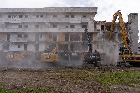 Scampia, Demolition Operations Of The Vela Gialla Have Begun