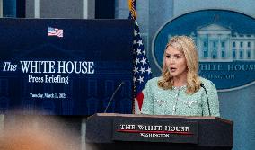 White House Press  Briefing Bye Karolin Levitt  Talks To Press