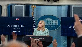 White House Press  Briefing Bye Karolin Levitt  Talks To Press