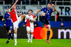 FC Internazionale Milano v Feyenoord - UEFA Champions League 2024/25 Round of 16 Second Leg