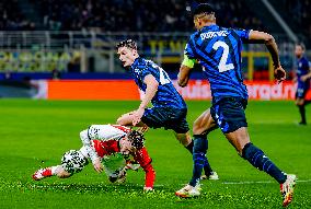 FC Internazionale Milano v Feyenoord - UEFA Champions League 2024/25 Round of 16 Second Leg