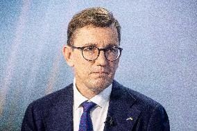 Government crisis in Estonia.