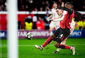 Bayer 04 Leverkusen vs Bayern Munich - Champions League Round of 16