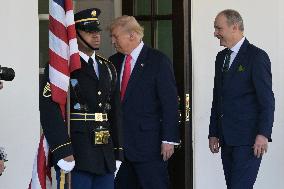 DC: President Trump and PM Martin hold a White House arrivals