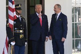 DC: President Trump and PM Martin hold a White House arrivals