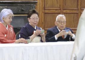 Japanese tea ceremony performed in Washington