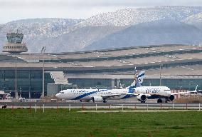 The First El Al Boeing 737 With The New Livery In Barcelona