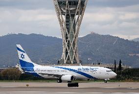 The First El Al Boeing 737 With The New Livery In Barcelona