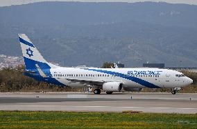 The First El Al Boeing 737 With The New Livery In Barcelona