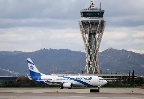 The First El Al Boeing 737 With The New Livery In Barcelona