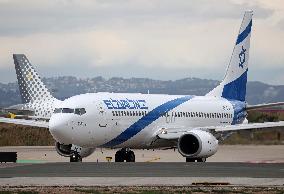 The First El Al Boeing 737 With The New Livery In Barcelona