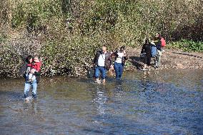 Thousands of Syrians Flee to Lebanon - Akkar