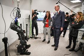 Eric Lombard visits Windcraft company in Paris FA