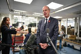 Eric Lombard visits Windcraft company in Paris FA