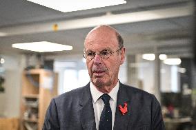 Eric Lombard visits Windcraft company in Paris FA