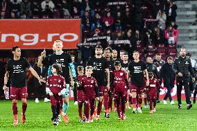 CFR 1907 Cluj Goes v FC Dinamo Bucuresti - Superliga Play-off