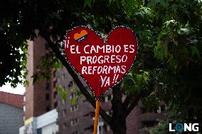 Demonstrations in Support of Colombian President Reforms