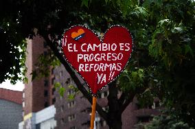 Demonstrations in Support of Colombian President Reforms