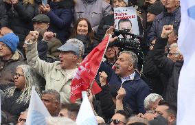 Supporters gathering in front of CHP headquarters - Ankara