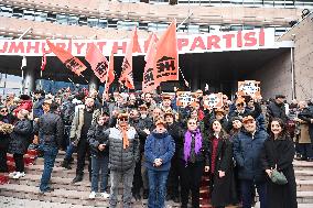 Supporters gathering in front of CHP headquarters - Ankara