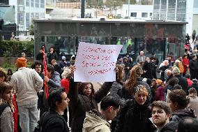 Supporters gathering in front of CHP headquarters - Ankara