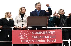 Supporters gathering in front of CHP headquarters - Ankara