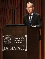 Nobel Prize Shinya Yamanaka At 2025 Longevity Summit - Milan