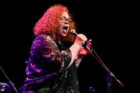 Sarah Jane Morris - The Sisterhood