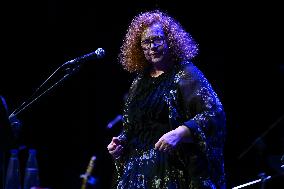 Sarah Jane Morris - The Sisterhood