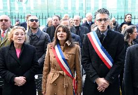 Anne Hidalgo Unveils A Plaque In Memory Of Alain Decaux - Paris