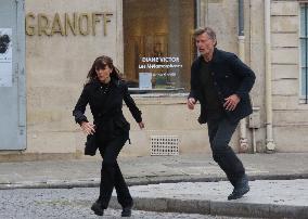 Jennifer Garner And Nikolaj Coster-Waldau On Set Of The Last Thing He Told Me - Paris