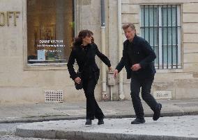 Jennifer Garner And Nikolaj Coster-Waldau On Set Of The Last Thing He Told Me - Paris