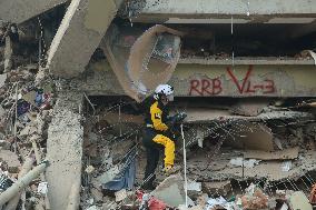 Myanmar Earthquake - Race To Find Survivors - Mandala