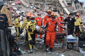 Rescue Search For Survivors Three Days After Quake - Myanmar