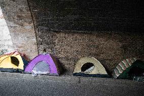 Police Clear Migrant Camp Along Seine After Gaite Lyrique Eviction - Paris