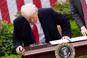 Donald Trump on Make America Wealthy Again  - Washington